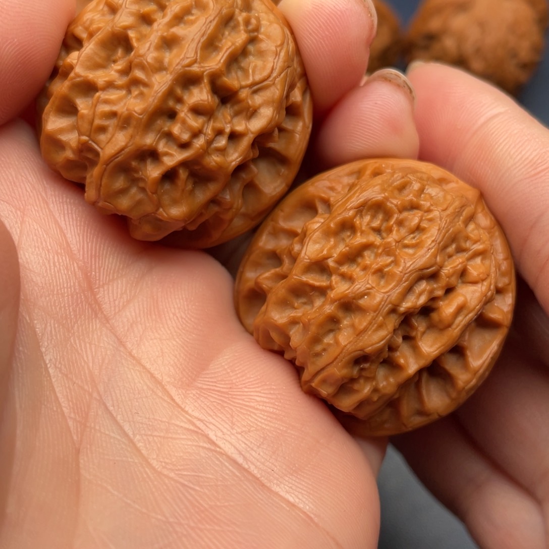 文玩核桃把件磐石35