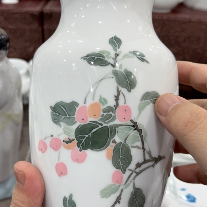 碗釉下五彩的瓷器和瓷器