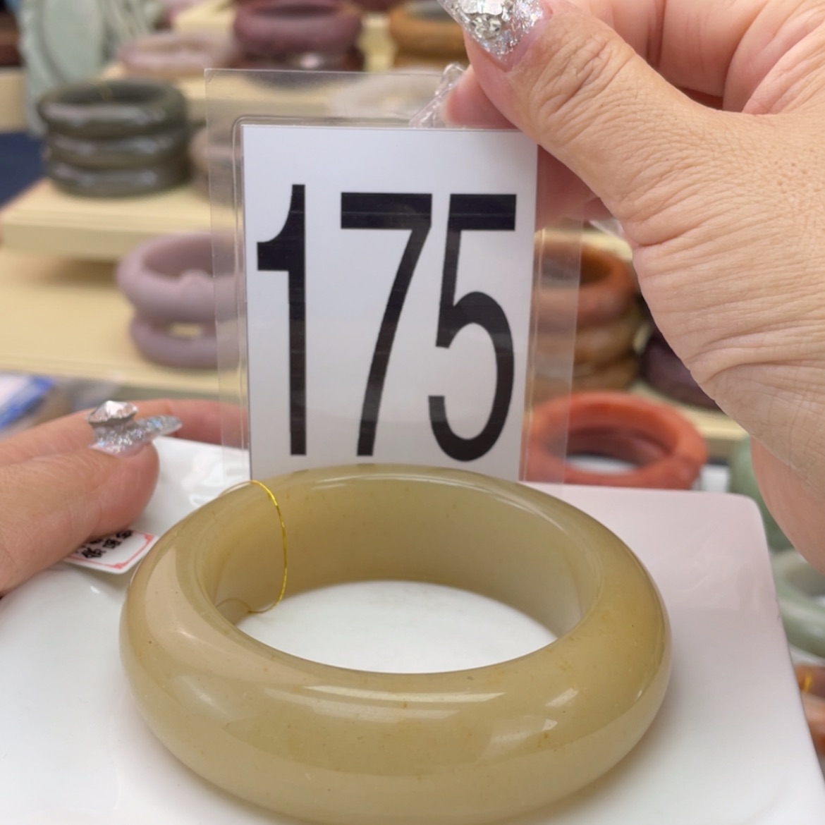 【闪购商品】石英质玉未镶嵌手镯