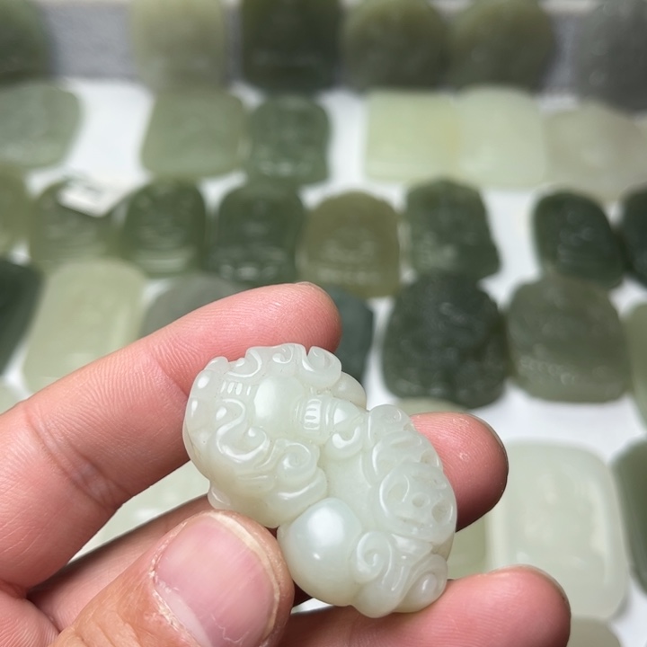 和田玉颈饰未镶嵌