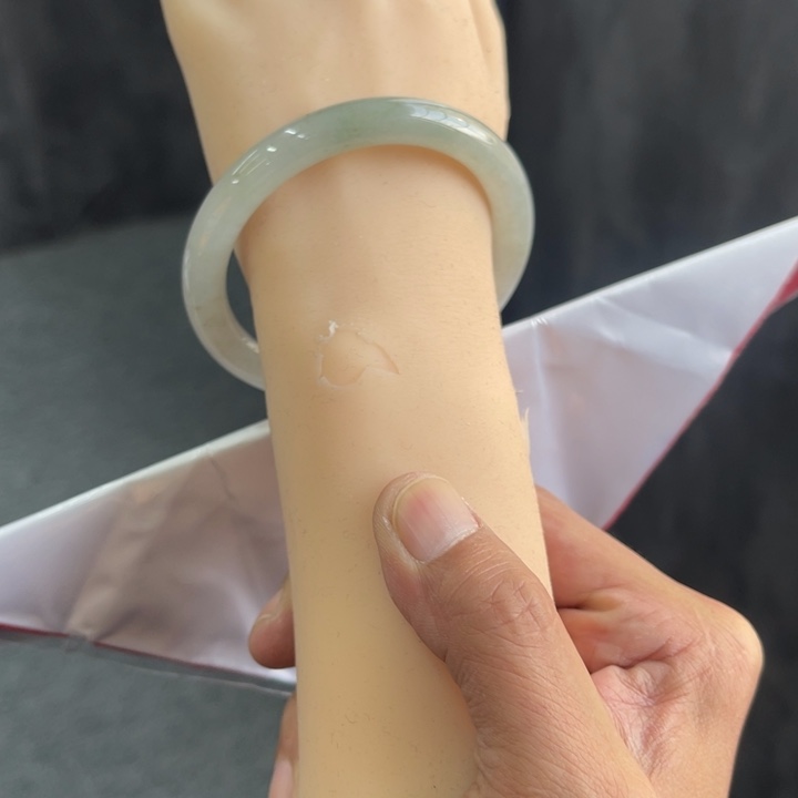 翡翠未镶嵌手镯未镶嵌翡翠