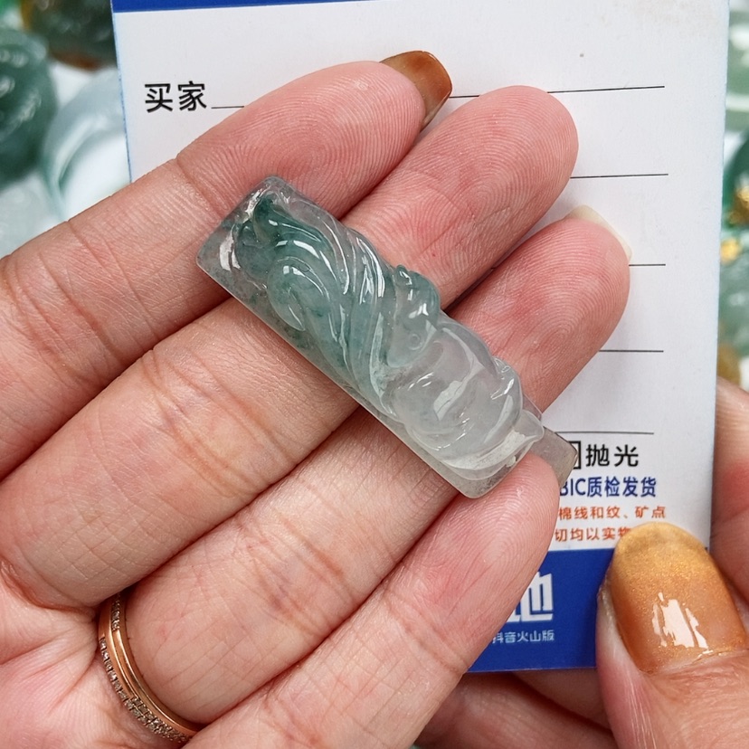 【闪购商品】翡翠颈饰未镶嵌九尾狐手牌