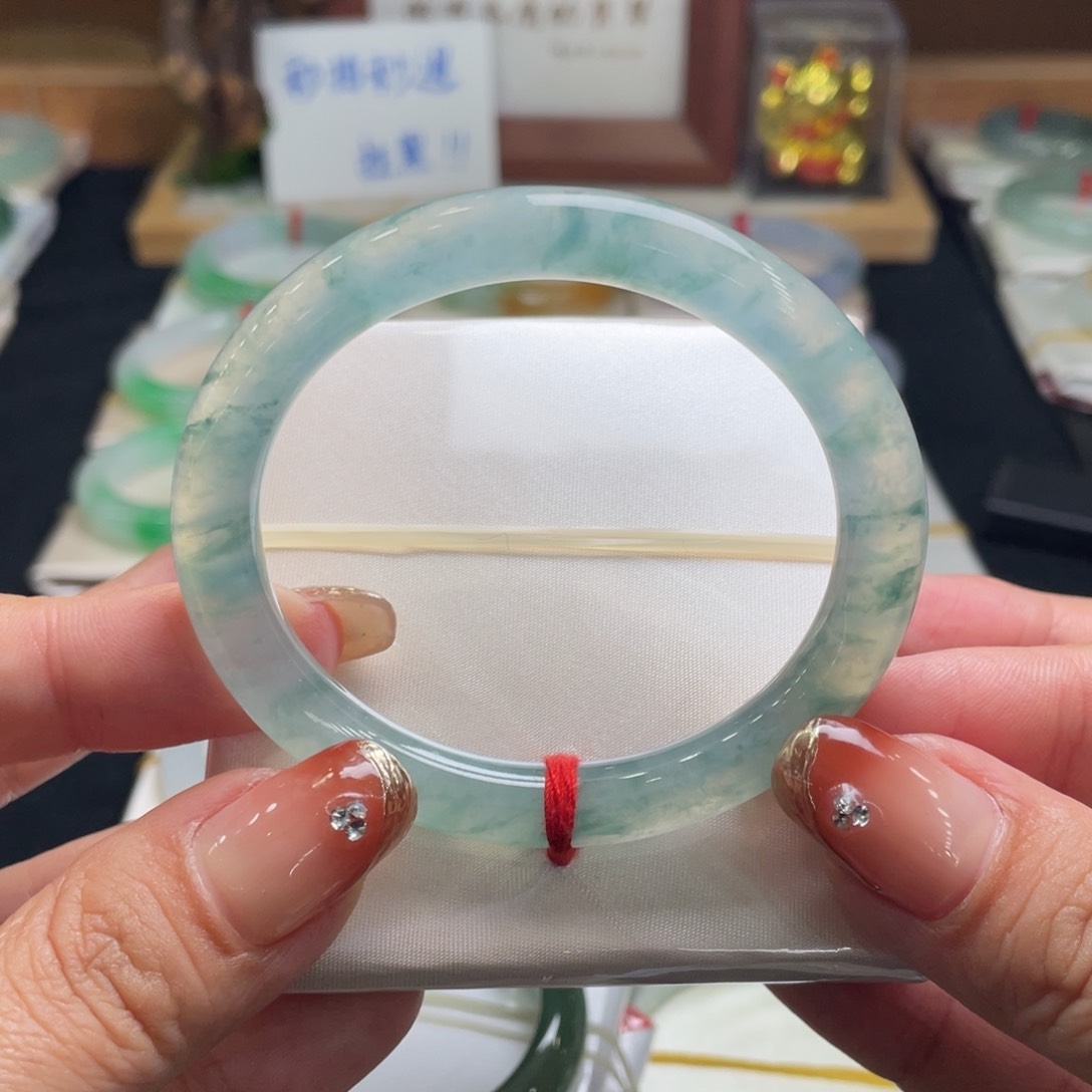 翡翠手镯未镶嵌翡翠56圆条