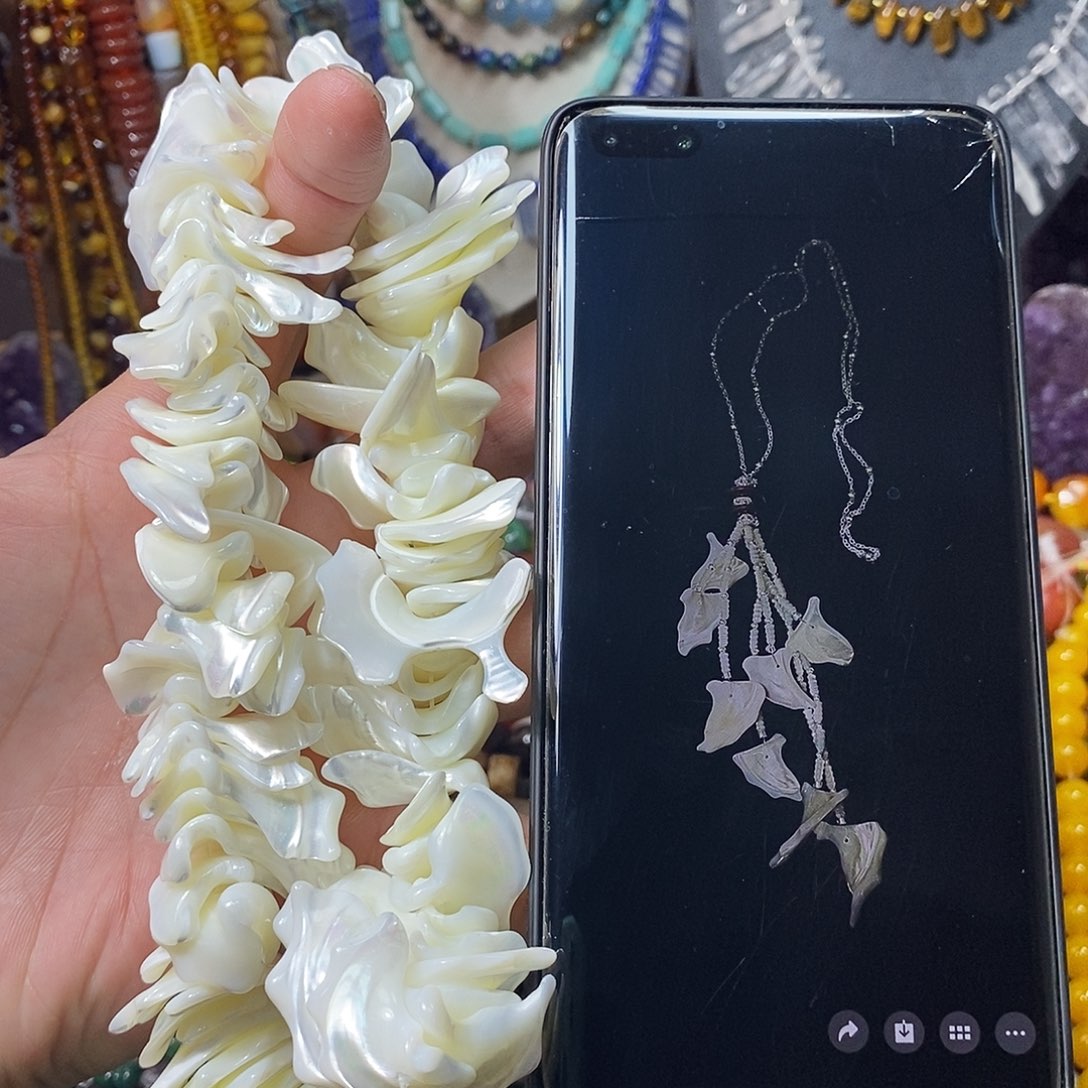 石英质玉未镶嵌，大号鱼骨花瓣，