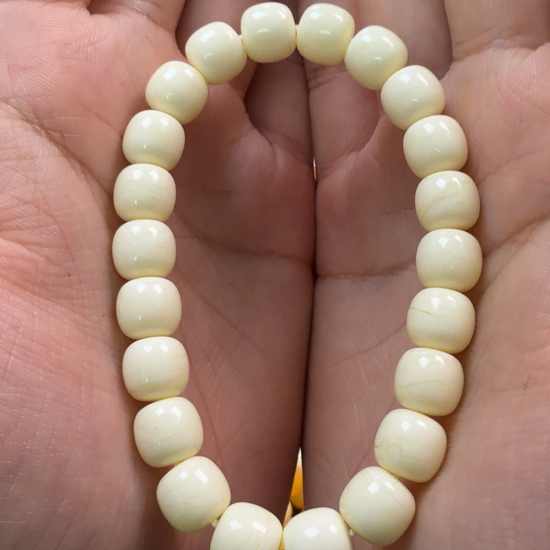 冷***冰蜜蜡未镶嵌珠宝奇石