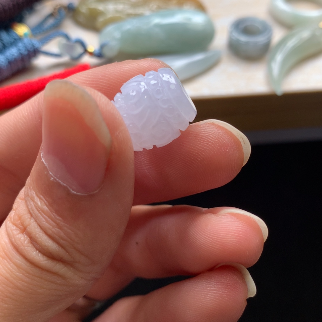 翡翠未镶嵌颈饰吊坠