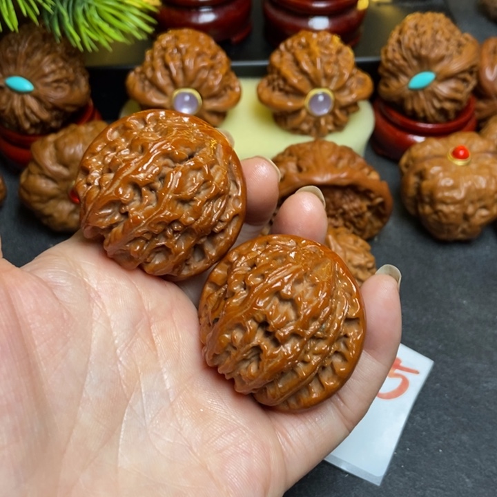 文玩核桃把件40白狮子的535