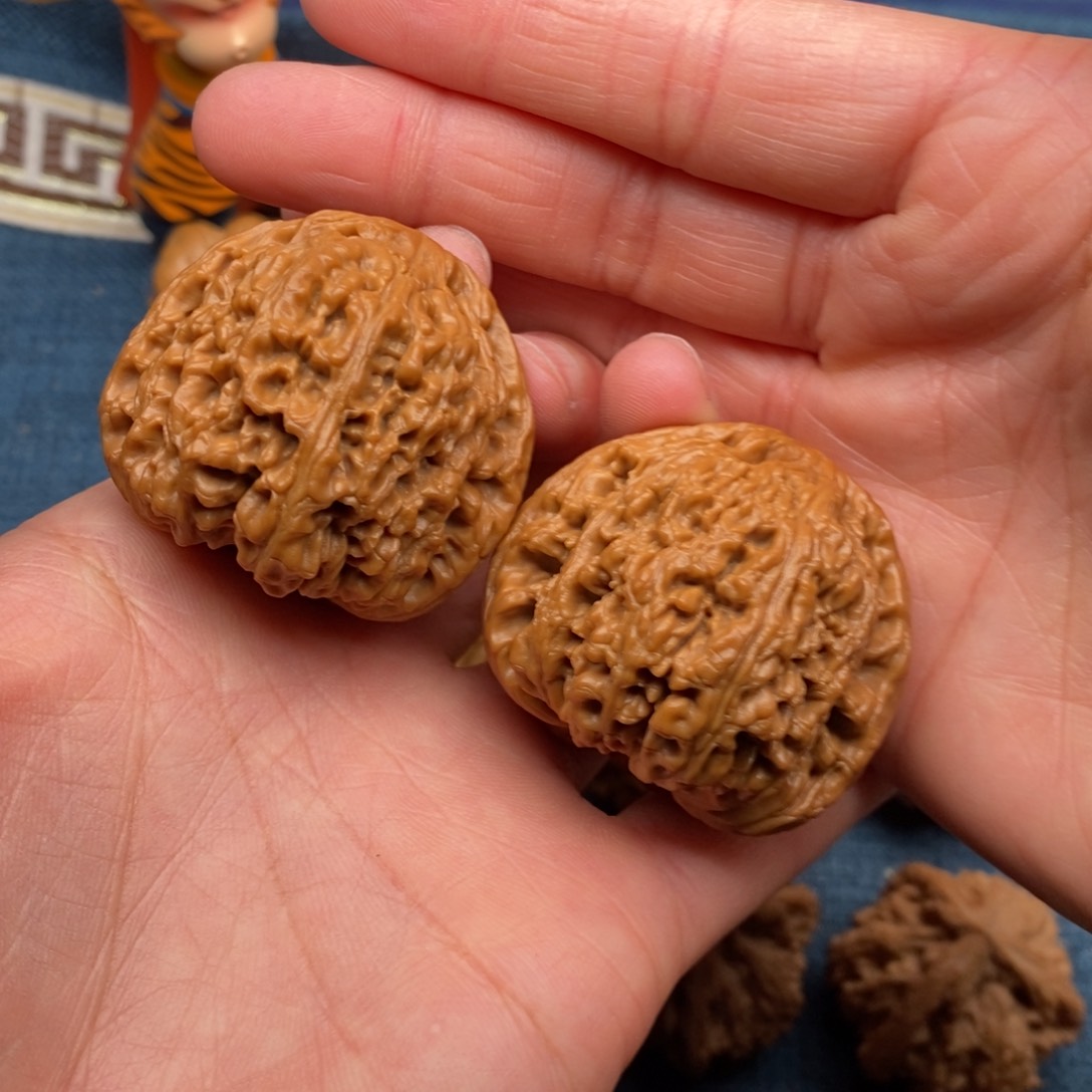 文玩核桃把件42全品毕业南疆