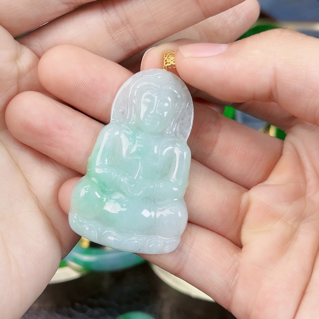 翡翠颈饰18K金镶嵌吊坠