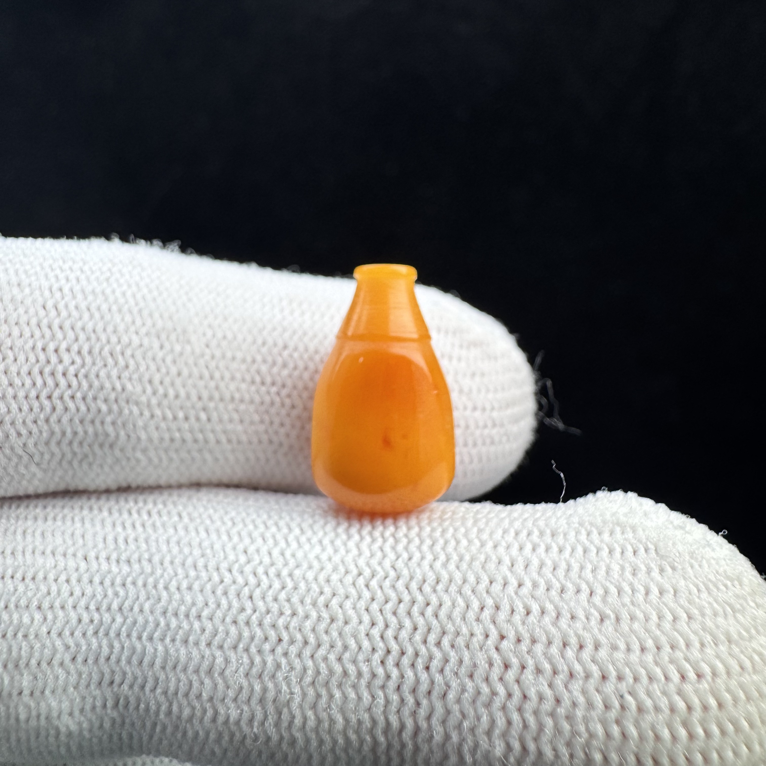 Z6942天然原矿蜜蜡【微瑕】鸡油红三通 10*17.3mm 支持复检假一罚十