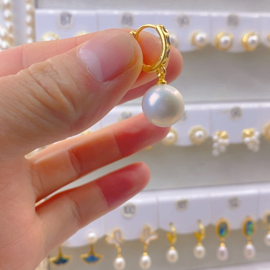 淡水珍珠耳饰未镶嵌