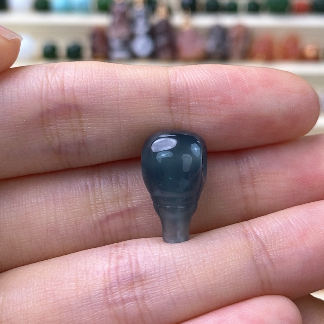 翡翠未镶嵌颈饰三通