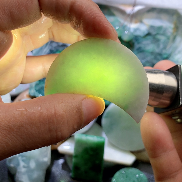 翡翠未镶嵌颈饰缅甸天然翡翠牌子珠子平安扣片料