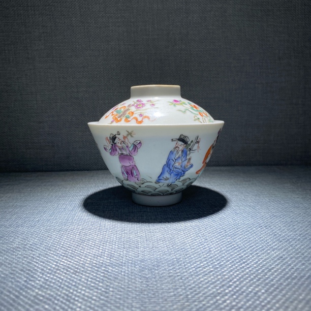 粉彩故事纹盖碗茶碗