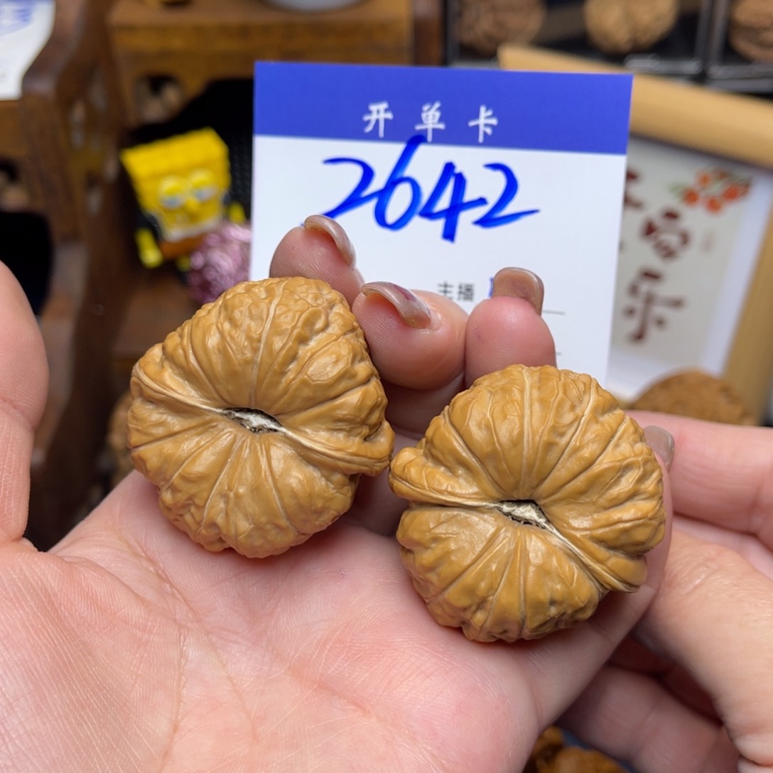 桃核把件南瓜40李。