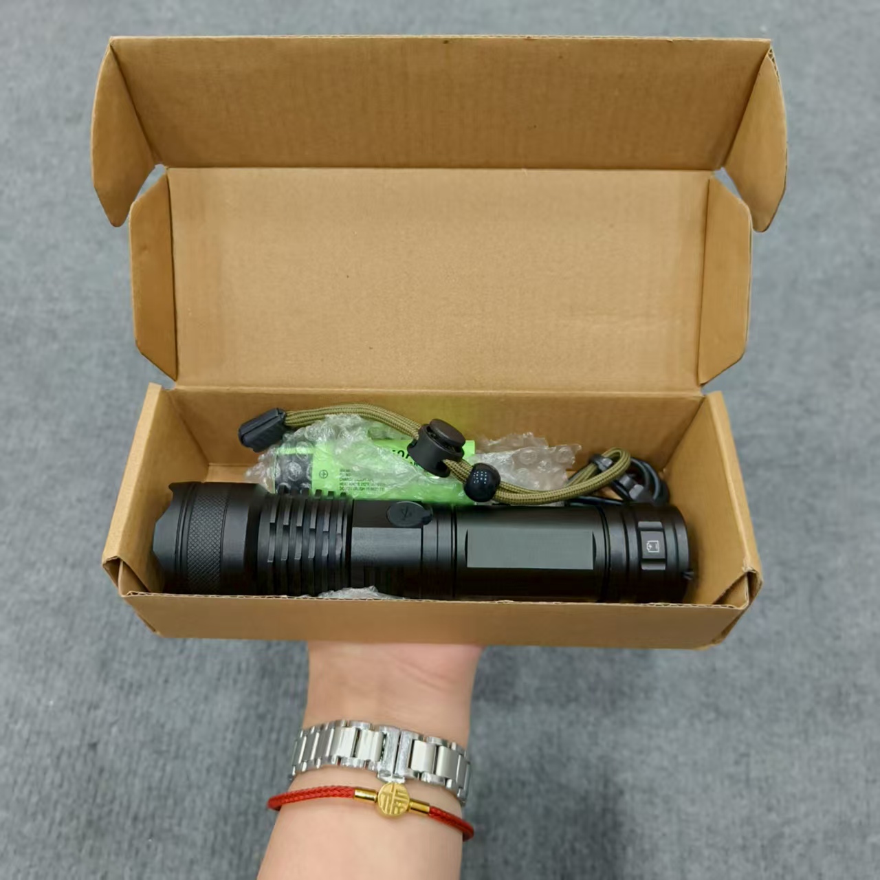 手电筒  充电款（绿色电池）