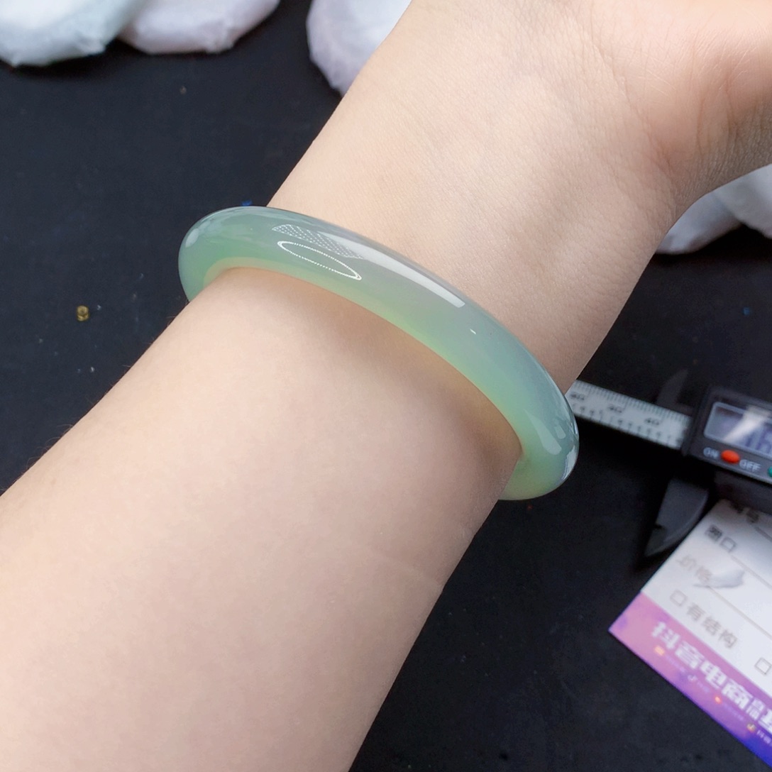 玛瑙/玉髓手镯未镶嵌60