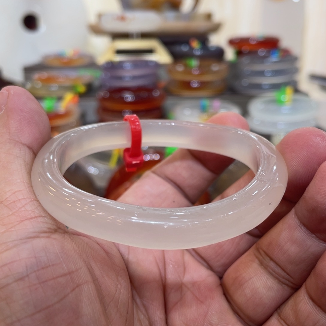 玛瑙/玉髓手镯未镶嵌