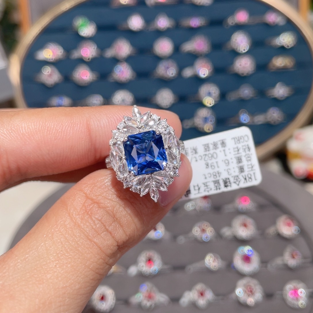 蓝宝石戒指18K金镶嵌3.48ct 皇家蓝