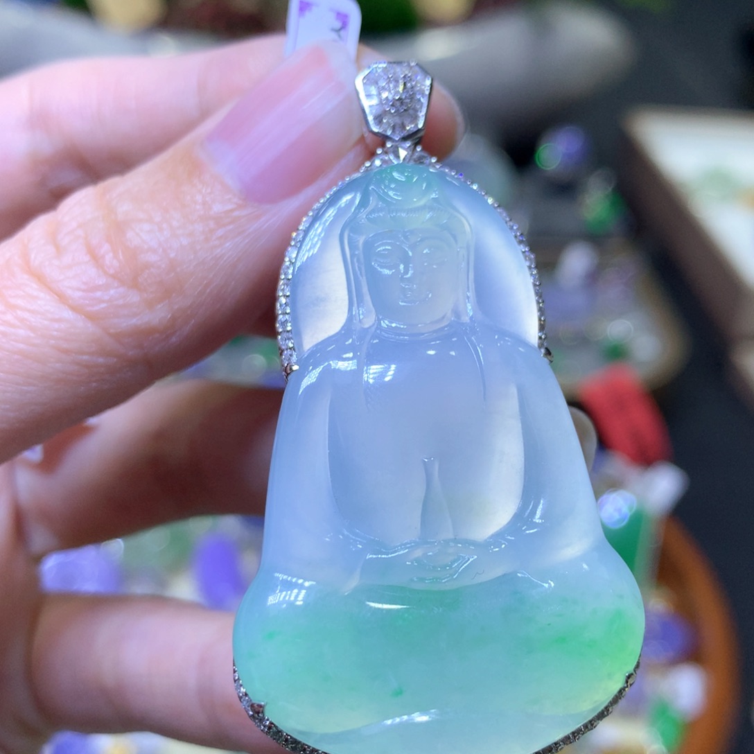 【闪购商品】翡翠颈饰18K金镶嵌翡翠吊坠项链