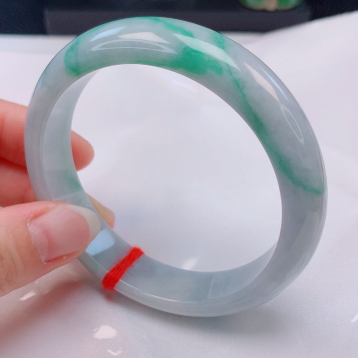 翡翠手镯未镶嵌4*762圈口