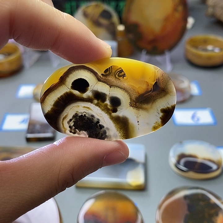 玛瑙/玉髓未镶嵌珠宝半成品19