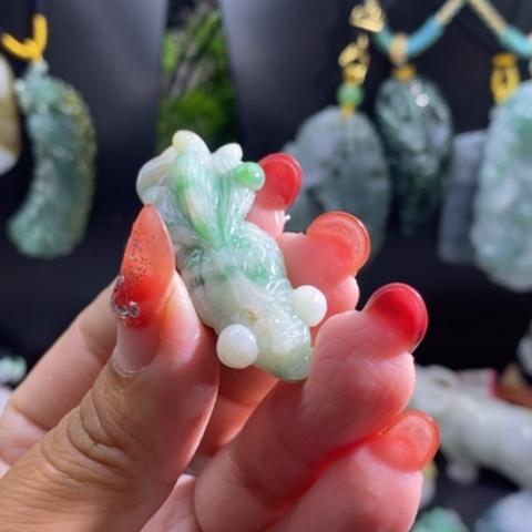 【闪购商品】颈饰未镶嵌翡翠鱼