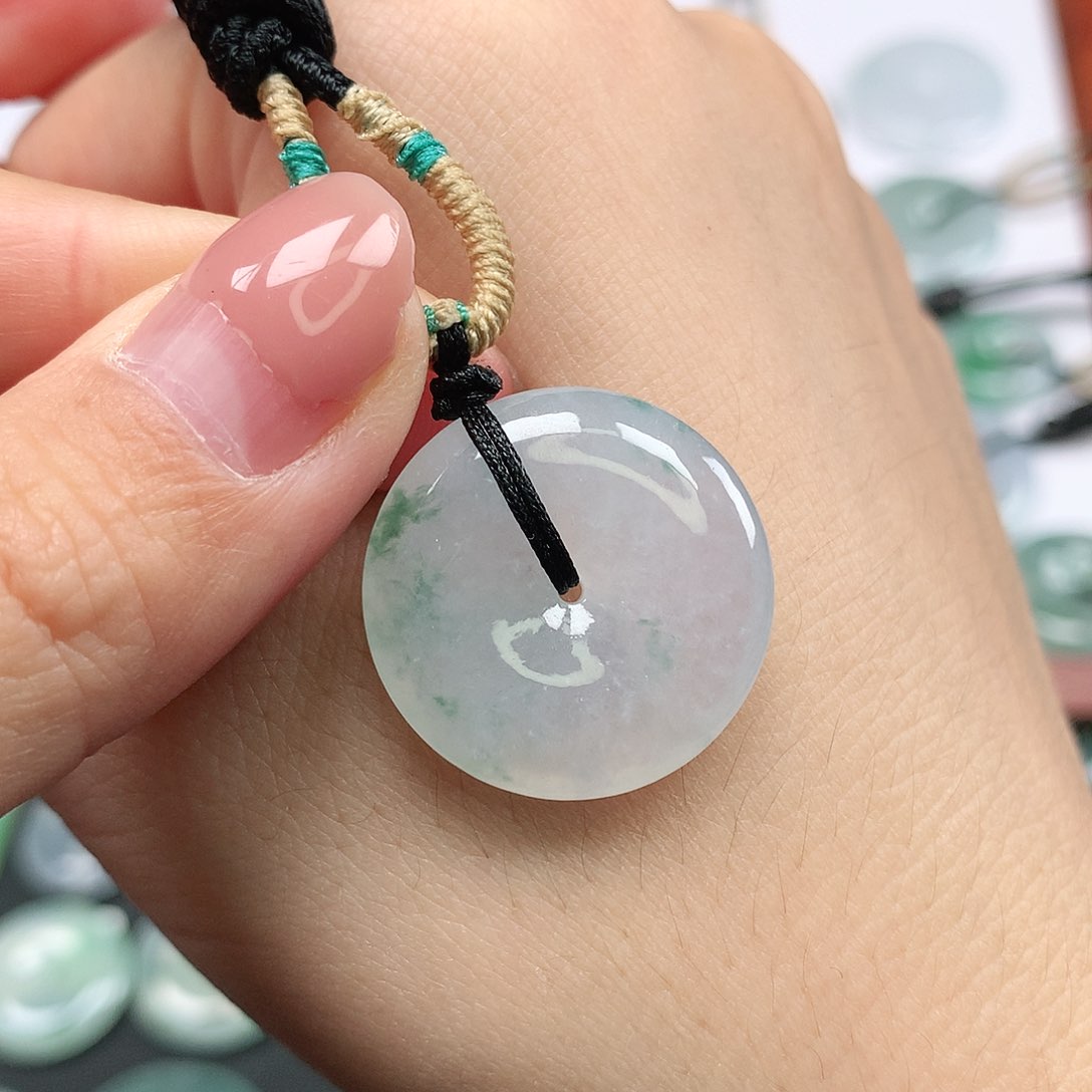 翡翠颈饰未镶嵌平安