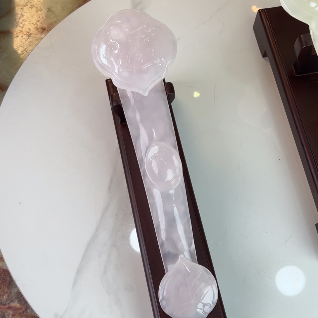 玉精品天然粉冰料如意