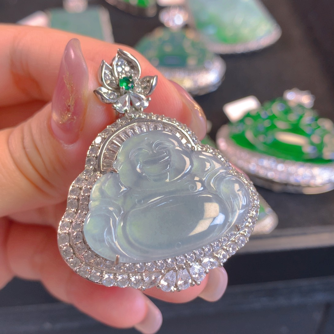 翡翠颈饰未镶嵌翡翠