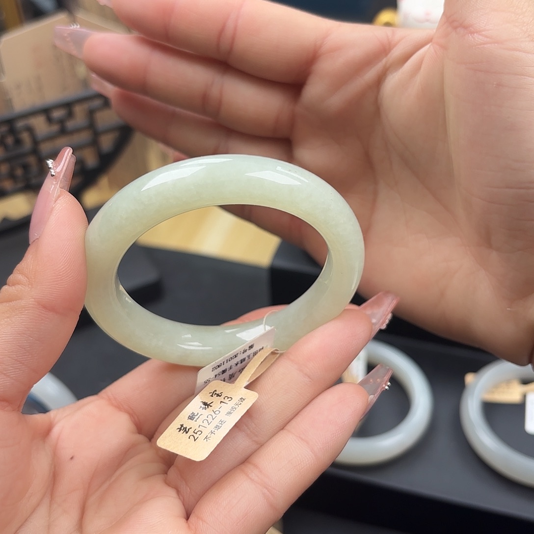 和田玉（糖玉）未镶嵌手镯