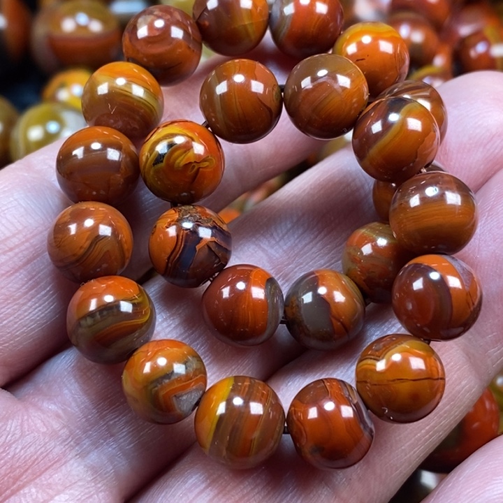 未镶嵌颈饰玛瑙/玉髓孟****人