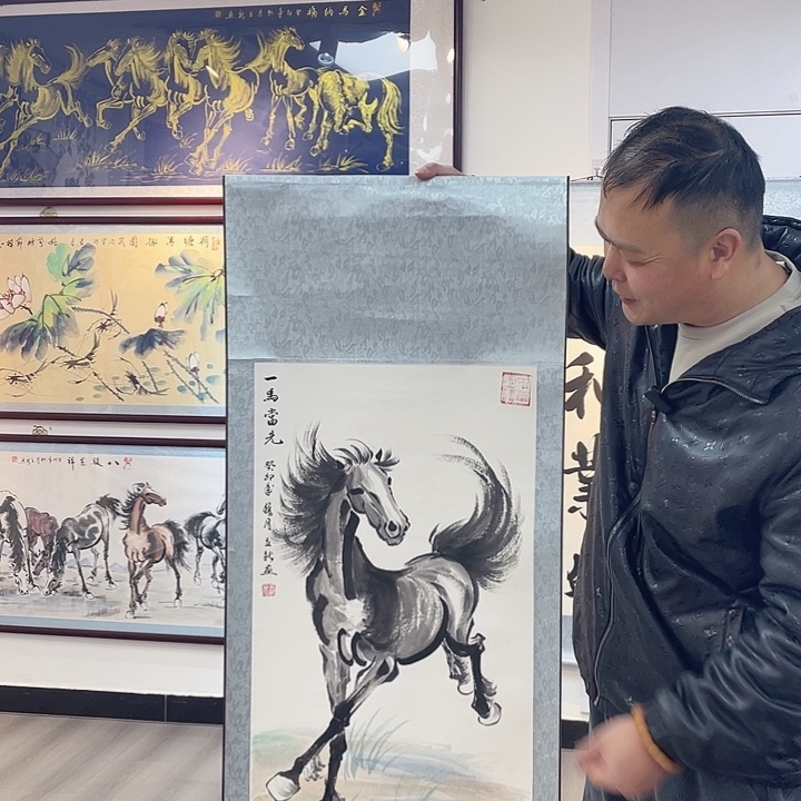 国画一马当先手绘作品