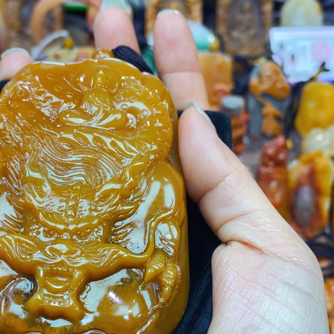 未镶嵌石英质玉（黄龙玉）吊坠(不含链)