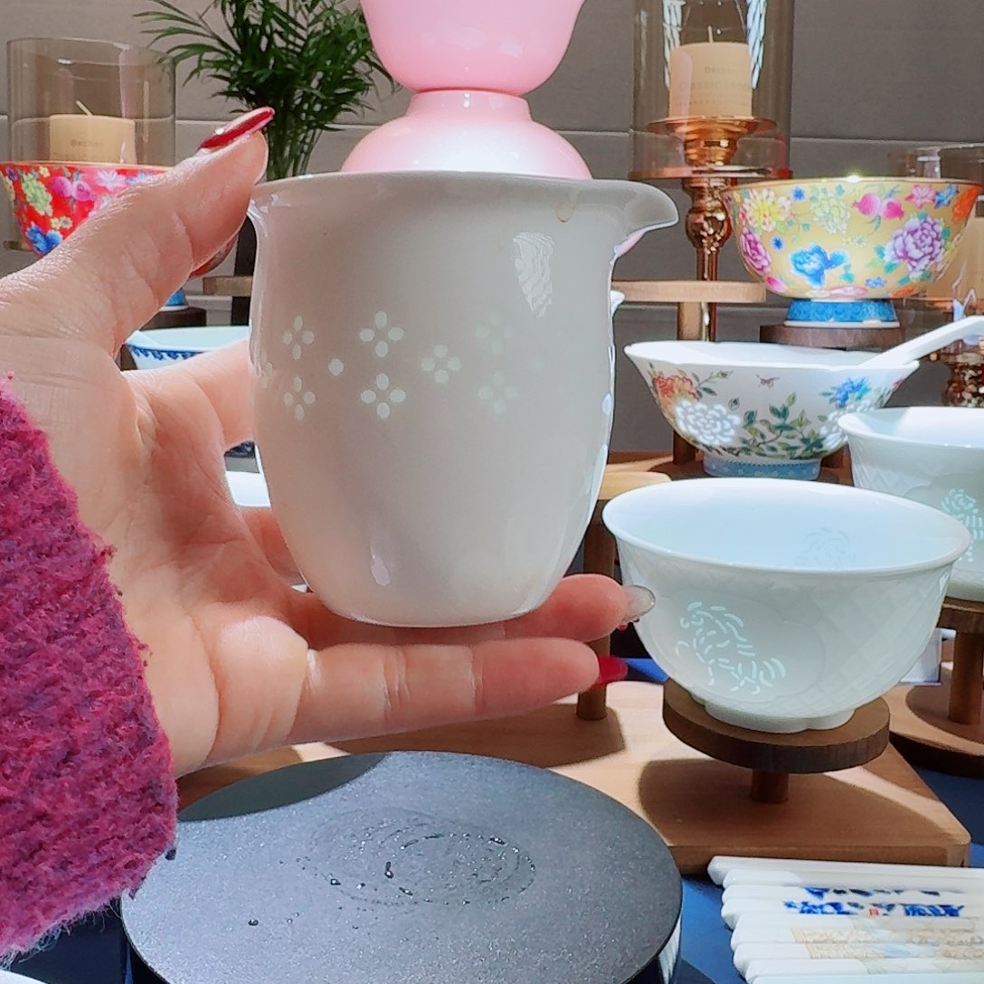 陶瓷景德镇陶瓷白釉玲玲珑功道杯1个