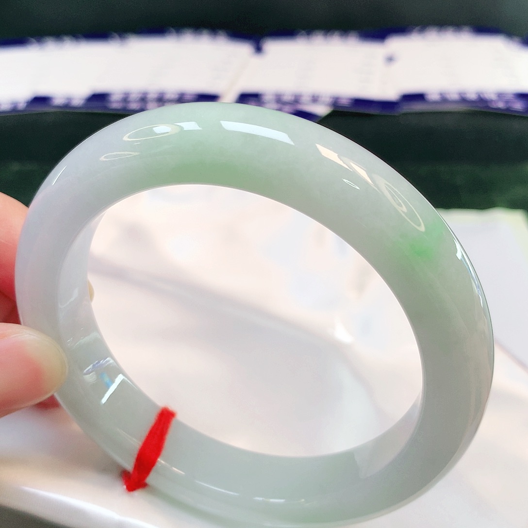 翡翠未镶嵌手镯29号61圈