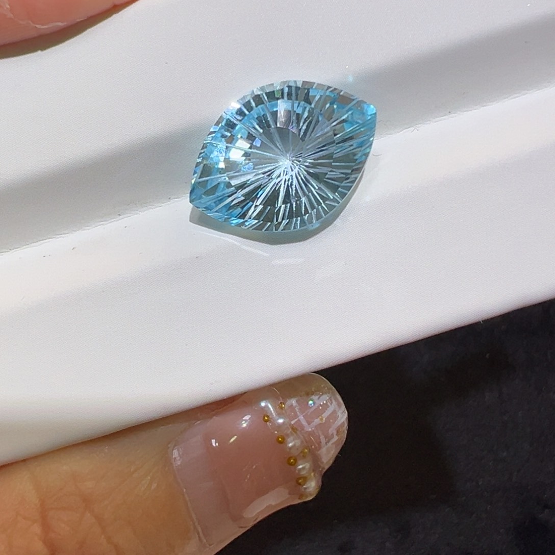 未镶嵌裸石托帕石11.1ct