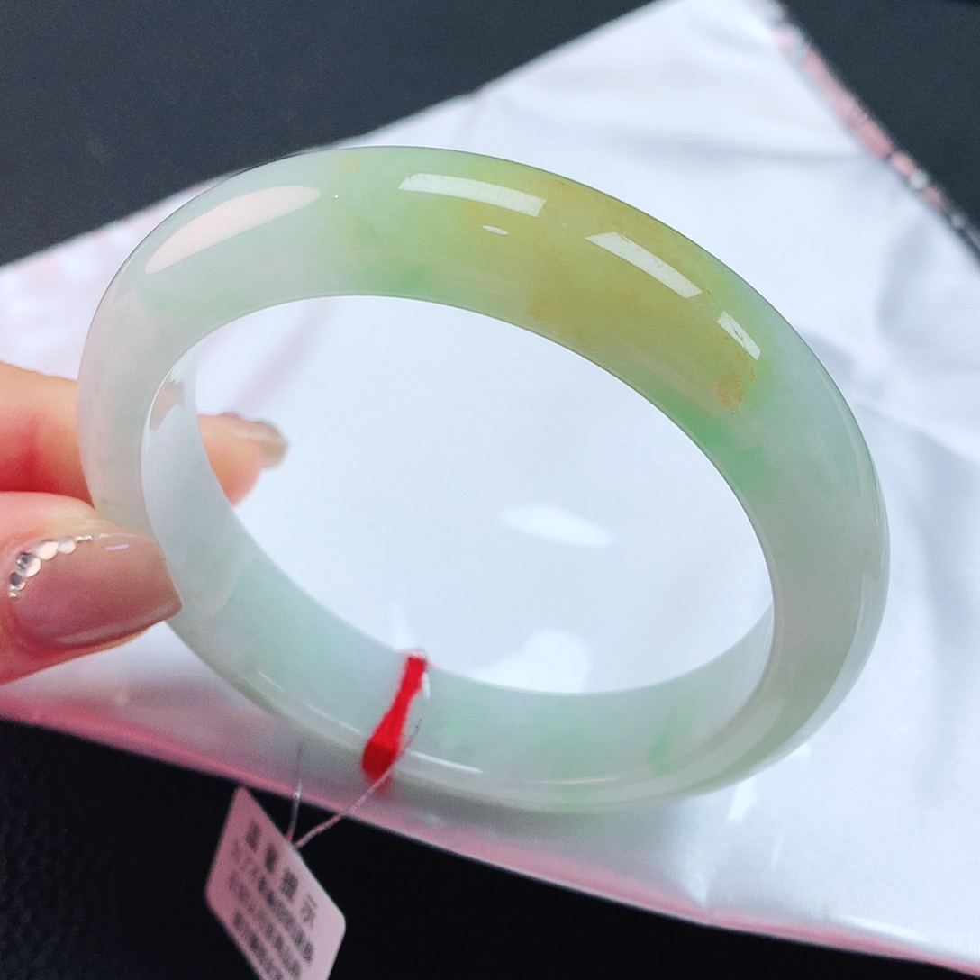 翡翠手镯未镶嵌57圈