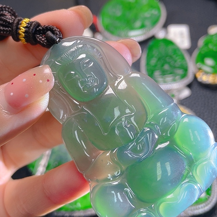 翡翠颈饰未镶嵌67，