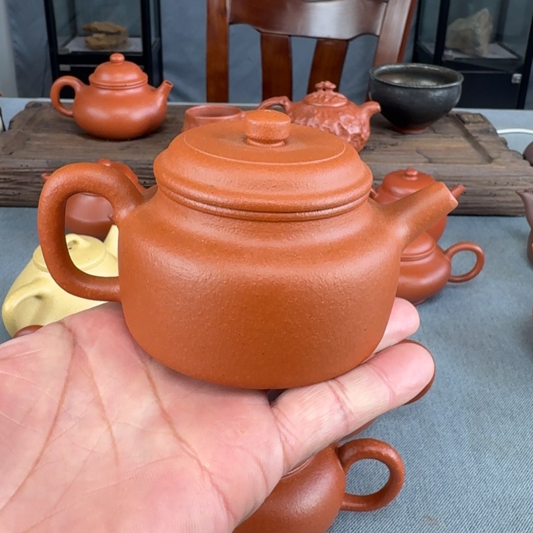 紫砂茶壶大红泥德中半手
