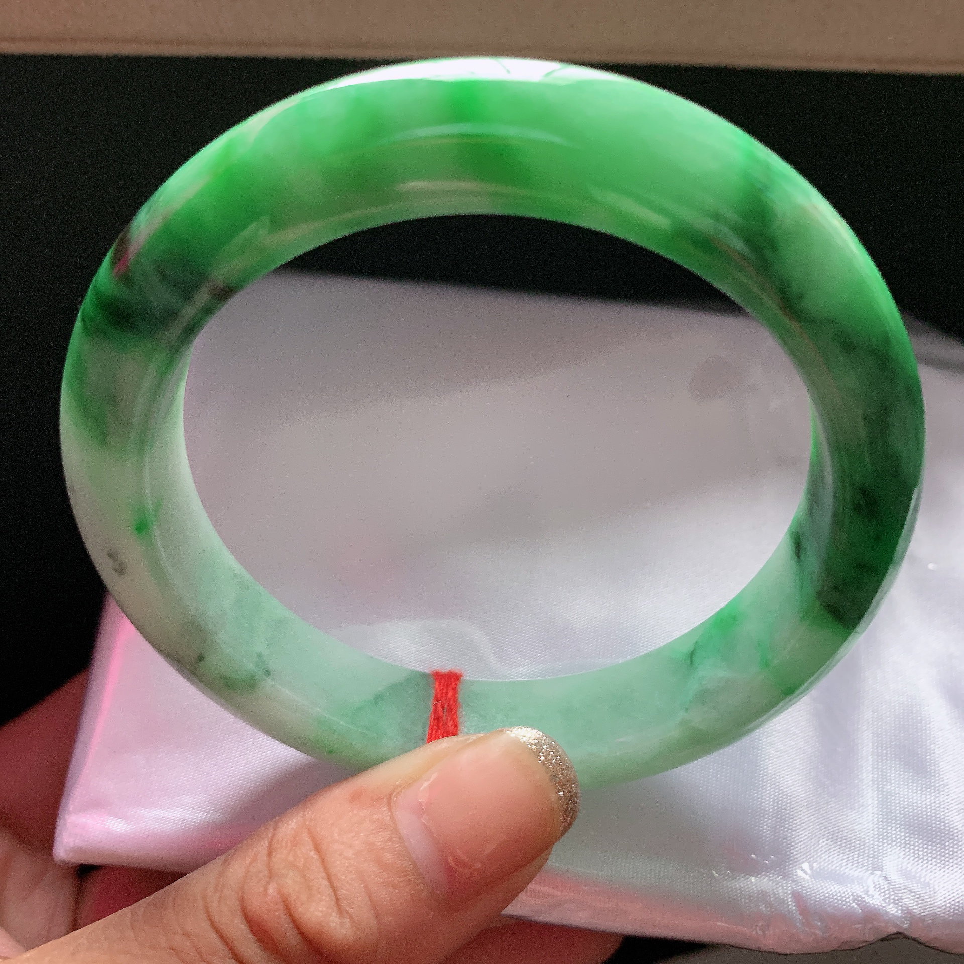 缅甸纯天然A货翡翠老坑乌鸡种阳绿花56-57圈