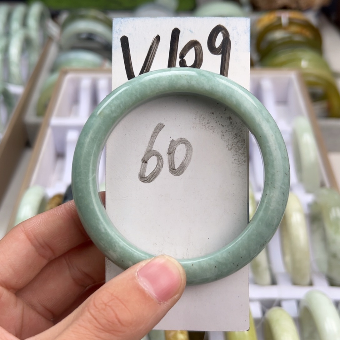 岫玉手镯未镶嵌天然岫玉