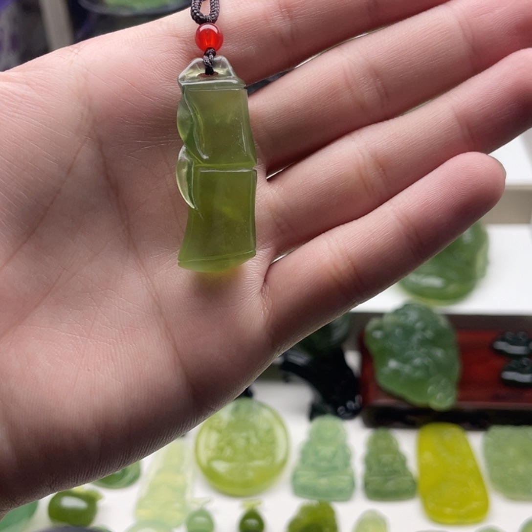 蛇纹石玉未镶嵌吊坠(不含链)