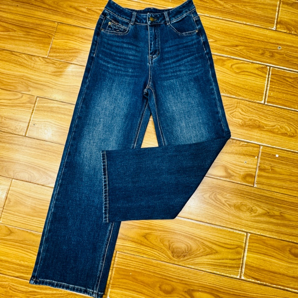 8637直筒女士牛仔裤百搭秋冬新款