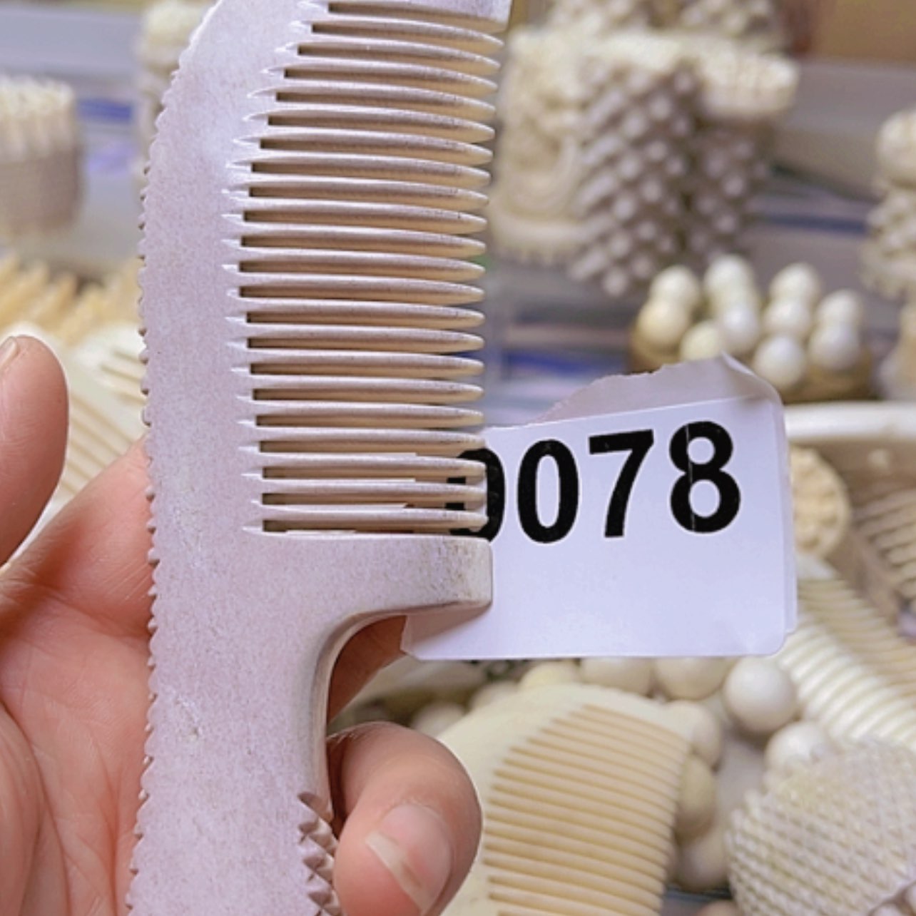 【闪购商品】砖雕k***i梳子特价处理