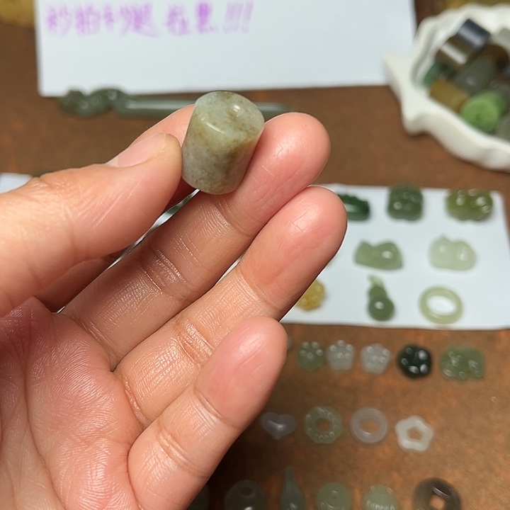 和田玉未镶嵌珠宝半成品47号微瑕款