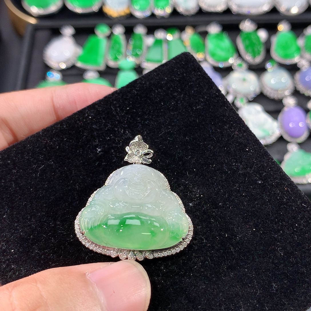 翡翠18K金镶嵌颈饰