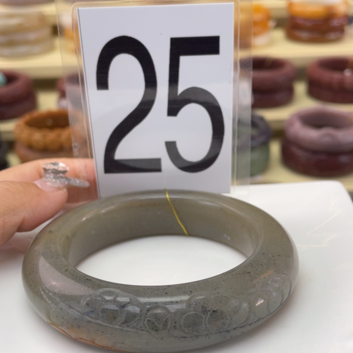 【闪购商品】石英质玉手镯未镶嵌