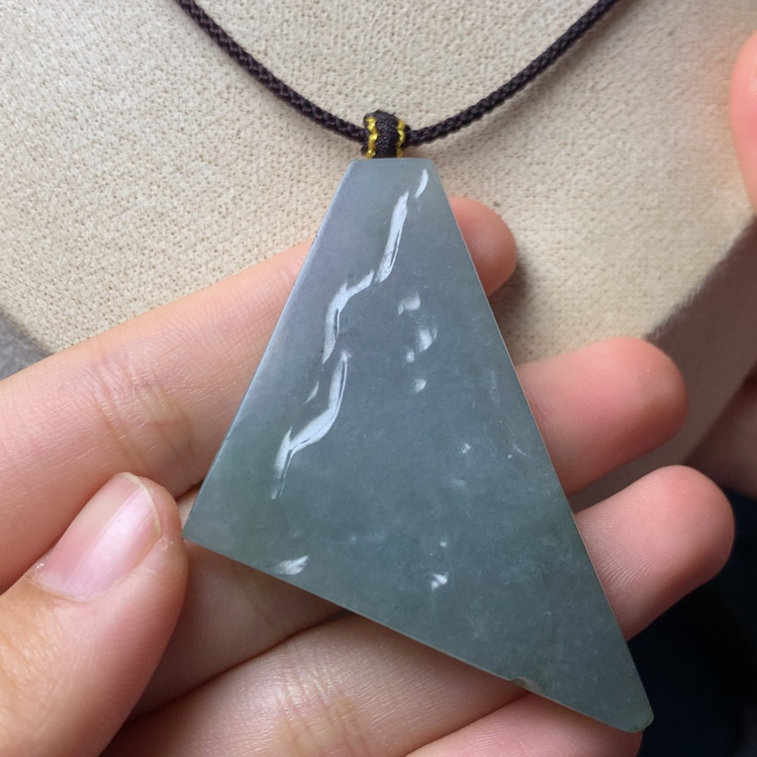 翡翠颈饰未镶嵌吊坠