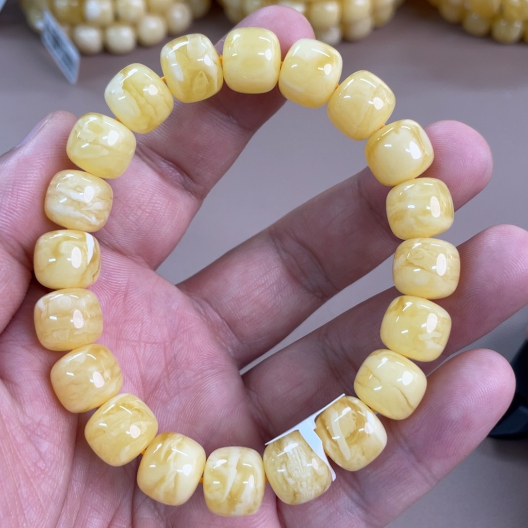 琥珀裸石未镶嵌1190000000